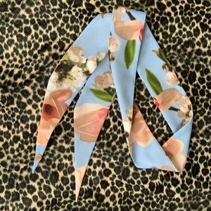 🌸Donela Skinny Scarf🌸